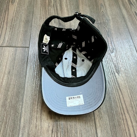 Adidas Classic Black Hat with White Emblem - Picture 6 of 9